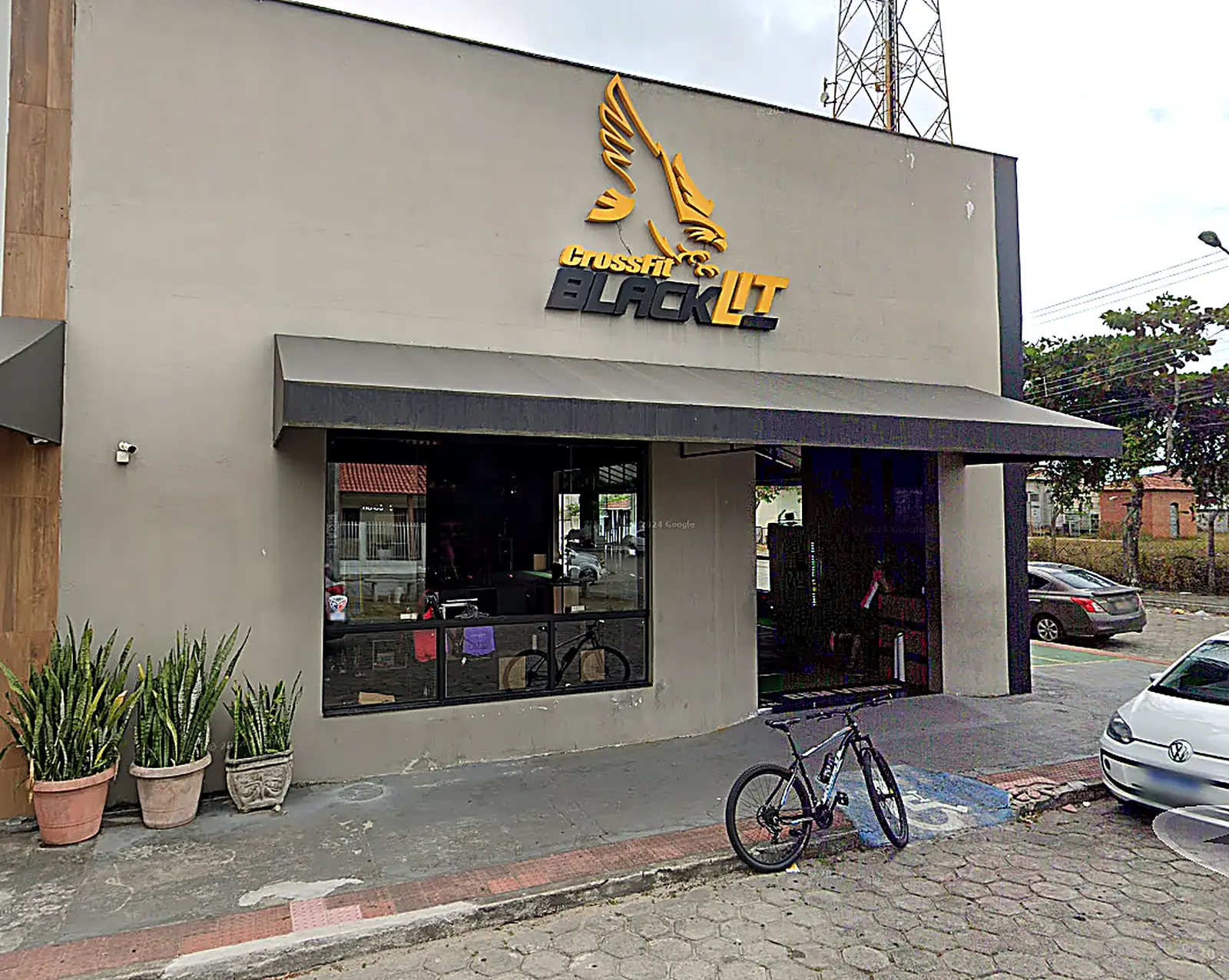 Fachada da CrossFit Blacklit